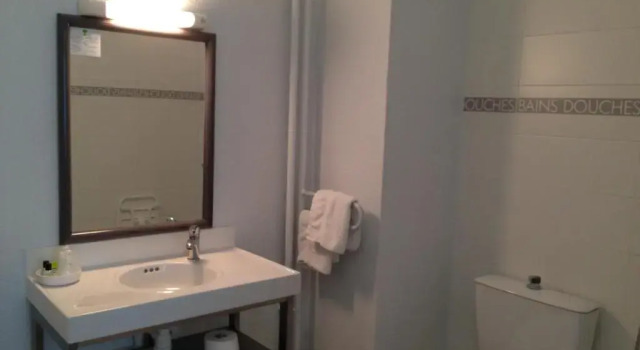 Двухместный номер Standard Kyriad Joinville-Le-Pont