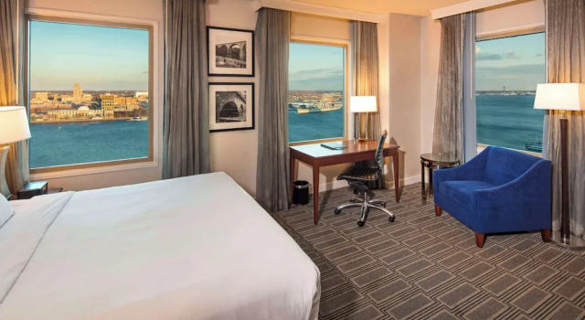 Двухместная Studio High Floor View Hilton Philadelphia at Penns Landing