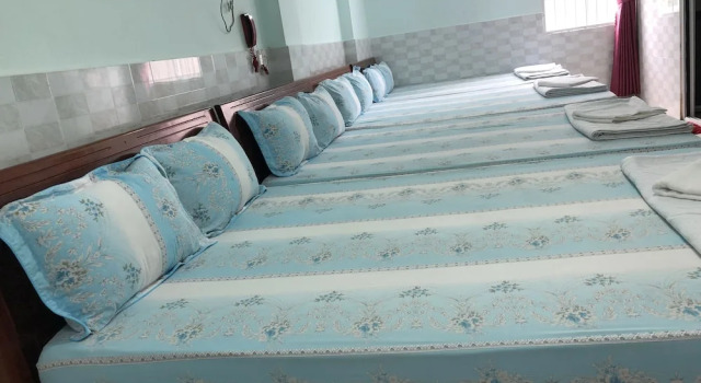 Четырёхместный номер Standard с балконом GOLD HOTEL