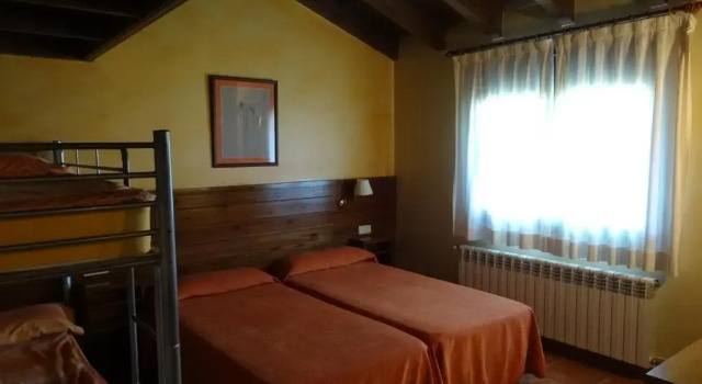 Четырёхместный номер Standard Hotel Pla del Pi