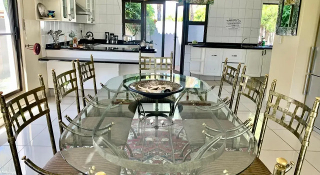 Westlake Waterfront Villa - Entire Villa, Boek Villa Hartbeespoort 