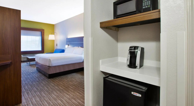 Люкс c 1 комнатой Holiday Inn Express & Suites Alcoa Knoxville Airport by IHG
