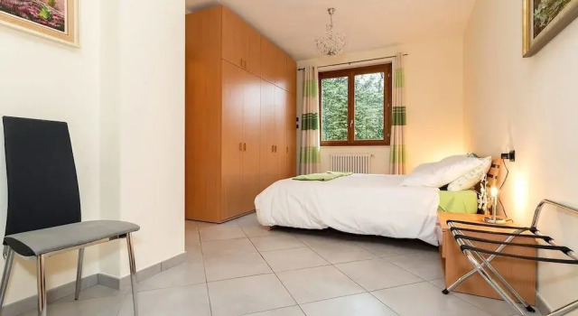 Contemporary 3 Bed Apartment With Lake Views, Wifi, Near Village