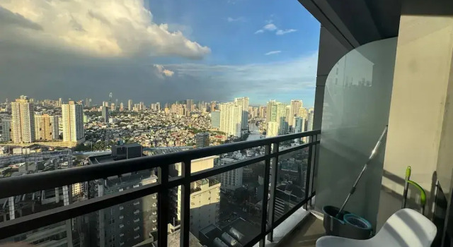 Gramercy Residences 1 bedroom w Balcony, Забронировать Отель Макати 