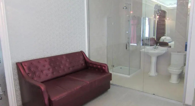 Студия с балконом Partner Guest House Крещатик