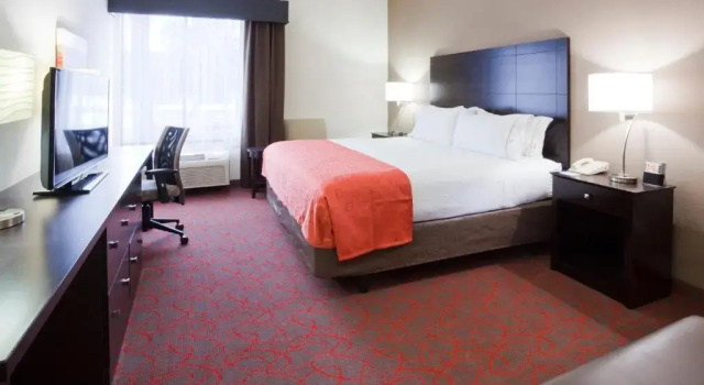 Номер Standard Holiday Inn Express & Suites Bloomington West by IHG