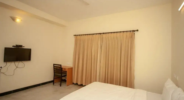 SilverKey Executive Stays 24150 Egmore, Забронировать Отель Отели Ченнаи с парковкой, рядом с Connemara Public Library, Парковка
