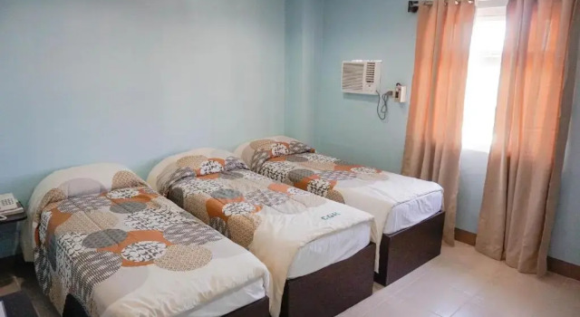 Номер Comfort Crowne Garden Hotel