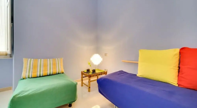 Nice & Colorful 1bed Flat - up to 5 Guests!, Забронировать Отель Сан-Джованни Рим, рядом с Ослиные ворота