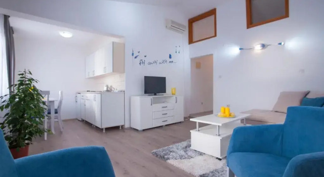 Апартаменты c 1 комнатой с балконом и с видом на море Apartments Grand
