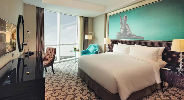 Deluxe Dvoulůžkový s manželskou postelí pokoj Hotel Ciputra World Surabaya managed by Swiss-Belhotel International