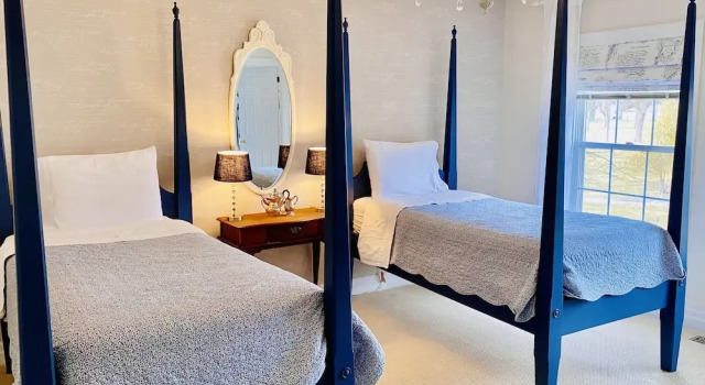 Darlington House Bed and Breakfast, Забронировать Отель «постель и завтрак» Отели Ниагара-он-те-Лейк 3 звезды, рядом с Jackson-Triggs Winery, 3*