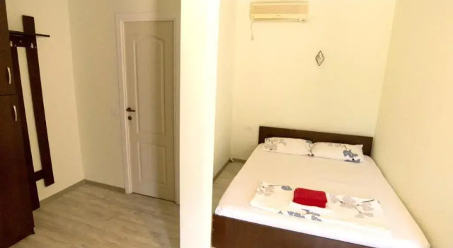 3 bedrooms house at Constanta 500 m away from the beach with enclosed garden and wifi, Забронировать Дом для отпуска Коттеджи Констанцы, рядом с Tabacariei Lake, Коттедж