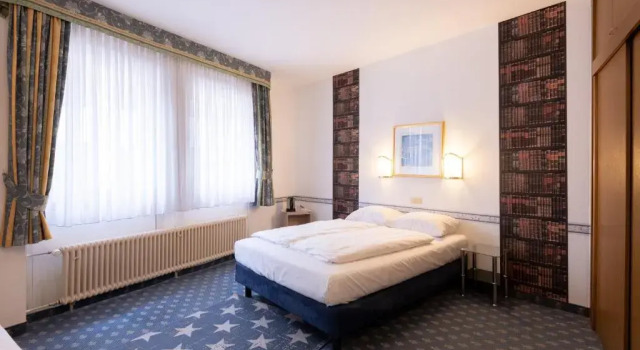 Трёхместный номер Hotel Königshof The Arthouse
