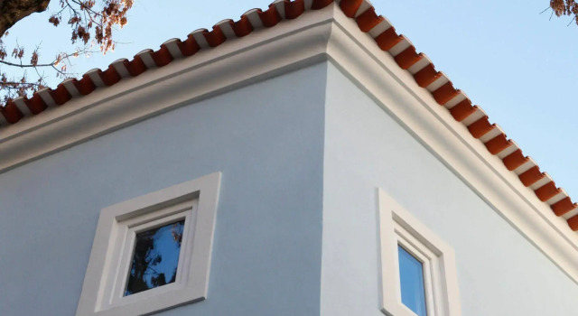 Alfama Yellow House