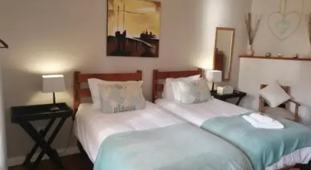 Swartberg Guest House, Book Pension Hoteller i Caledon med parkering, Parkering