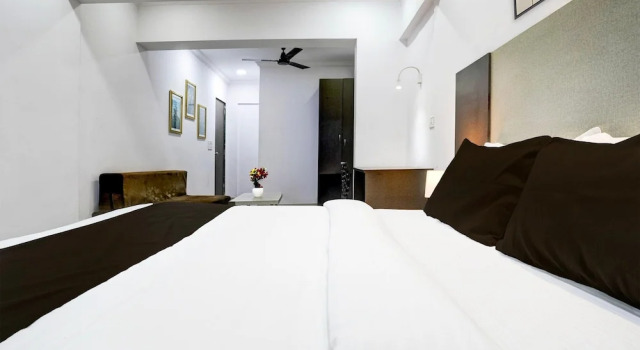 Cozy Deluxe Room Near Juhu Beach Mumbai, Забронировать Дом для отпуска Коттеджи Мумбай, Коттедж