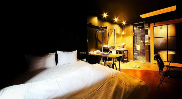 Номер Premium Elephant Shower Hotel
