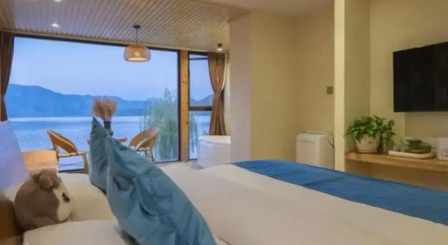 Номер Deluxe Floral Hotel · Smiling in the Flowers Lugu