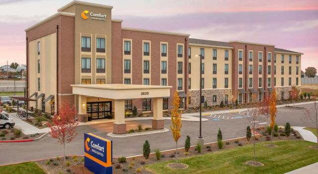 Comfort Inn & Suites Boise Airport, Buchen Sie Hotel Hotels in Idaho mit Parkplatz, Parkplätze
