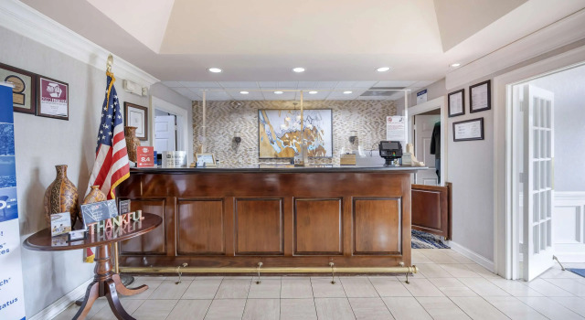 Best Western Spring Hill Inn & Suites, Buchen Sie Hotel Spring Hill 