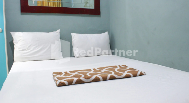 Snow White Residence near Grogol Mitra RedDoorz, Book Hotel Grogol Jakarta