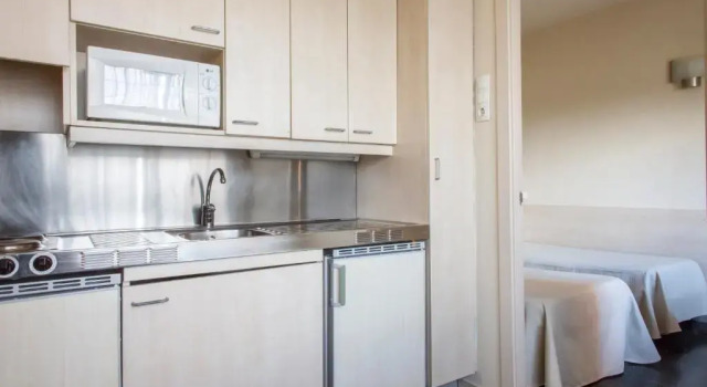 Четырёхместный семейный номер Standard Residencia Universitaria Resa Giner de Los Ríos