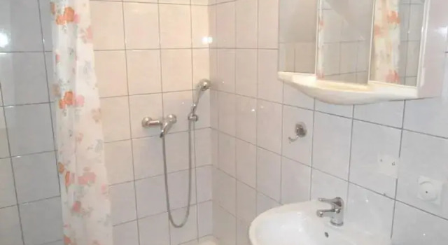 Четырёхместные апартаменты с балконом Guesthouse Sara