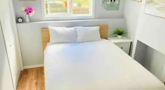 Sweet 5 bedrooms single house in Hinton, Book Hotel Hoteller i Hinton med parkering, Parkering