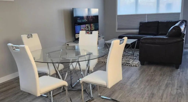 ChessKings Executive Suite - 3 Bedroom, Varaa Huoneisto Hotellit Winnipeg pysäköinnillä, Pysäköinti