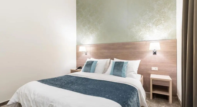 Полулюкс Hotel Mondo