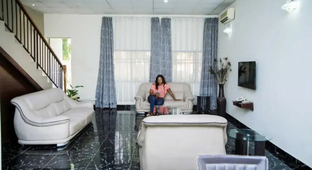 Lezsco Luxury Aparthotel, Buchen Sie Hotel SPA-Hotels in Bwari, SPA