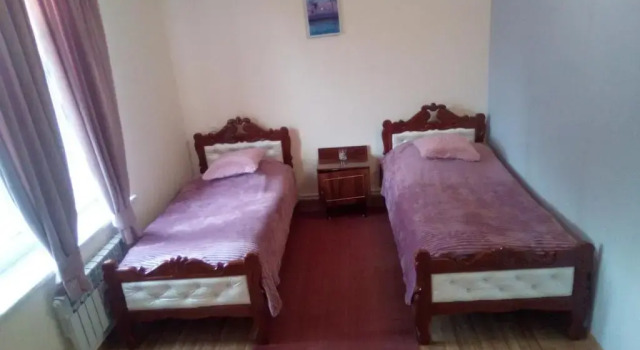 Garni family house B&B, Забронировать Отель «постель и завтрак» Отели Котайкская области с бассейном, Бассейн