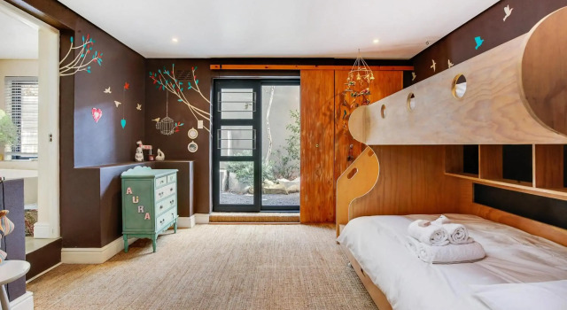 Backup Powered Table Mountain Family Retreat, Забронировать Отель Отели Кейптауна 4 звезды, 4*