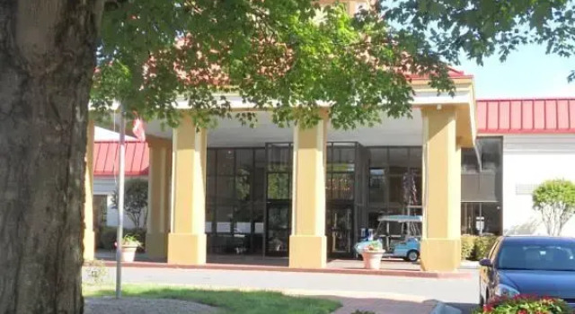 Люкс Village Inn Clemmons-Winston Salem, Trademark by Wyndham