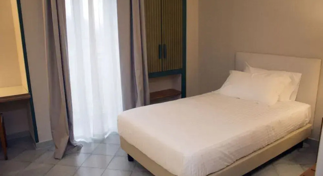 Hotel Commercio, Varaa Hotelli Battipaglia Campania