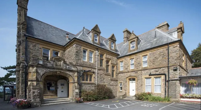 Combe Martin Beach Holiday Park, Boek Hotel Hotels in Merseyside met zwembad, Zwembad