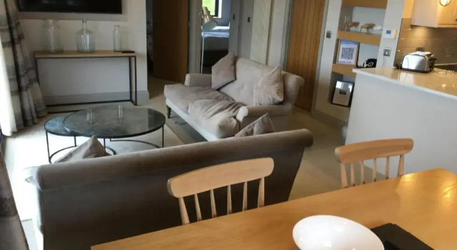 5 Luxury Lodge With Beautiful Views of the Taf Estuary, Забронировать Дом для отпуска Виллы Carmarthenshire, Вилла