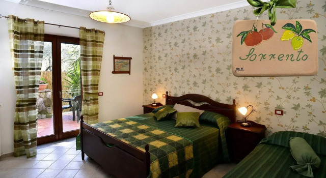Il Casale Sorrento, Забронировать Отель Отели Сорренто с бассейном, рядом с Il Vallone dei Mulini, Бассейн