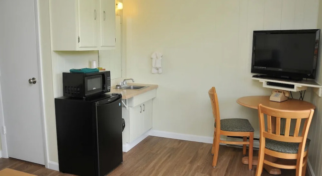 Двухместный люкс Цокольный этаж Friendship Oceanfront Suites