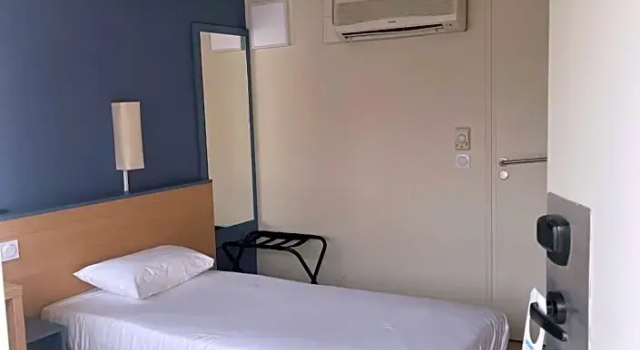 Одноместный номер Standard Kyriad Direct Montpellier Saint Jean De Védas - La Peyrière