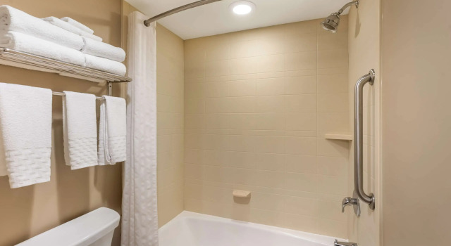 Четырёхместный номер Standard Best Western Plus Intercourse Village Inn & Suites