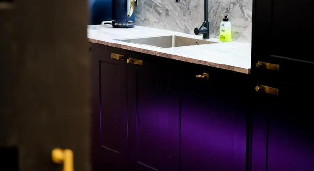 The Eden Warehouse - Pink Apartment (sleeps 4), Varaa Huoneisto Asunnot kohteessa Merseyside, Huoneisto
