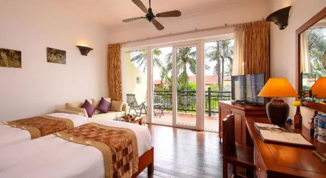 Двухместный номер Standard с балконом и с видом на сад Victoria Hoi An Beach Resort & Spa