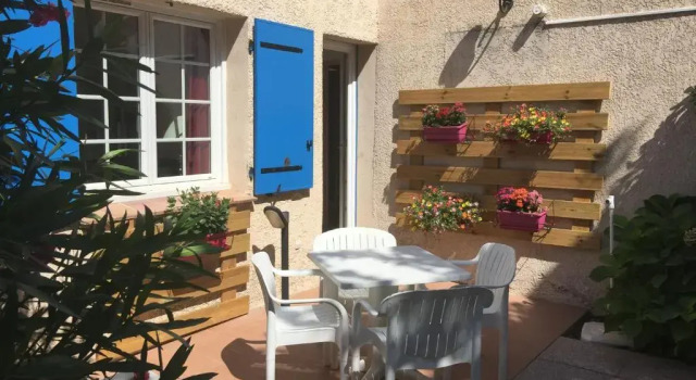 Семейный номер Standard с видом на сад Hôtel La Nartelle