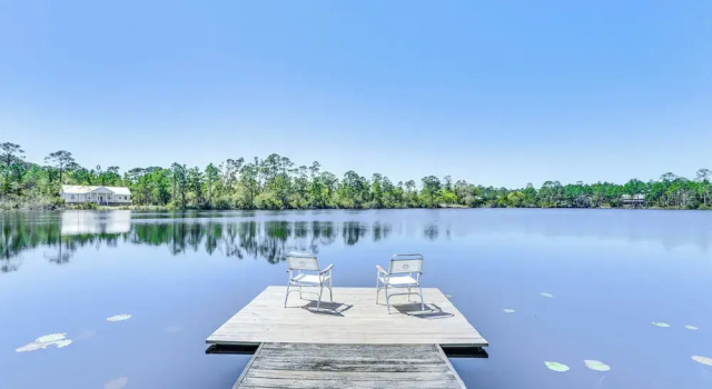 Коттедж Lovely Carrabelle Home w/ Lake Views & Pool Access