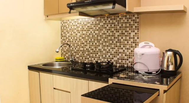 Апартаменты с 3 комнатами Comfy And Best Location Studio Room At Bassura City Apartment