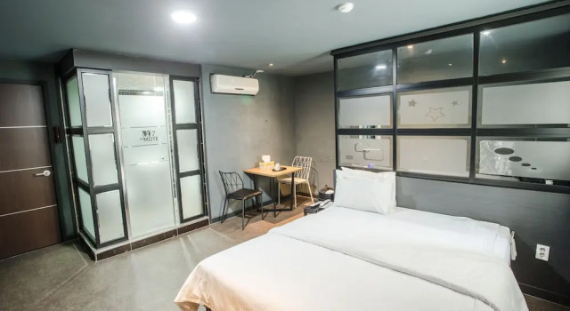 Двухместный номер Deluxe M7 Business Hotel