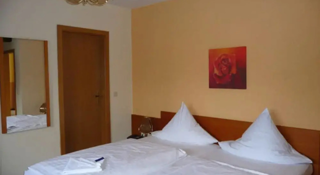 Parkhotel Pretzsch, Rezervovat Hotel Hotely v Sasko-Anhaltsko s bazénem, Bazén