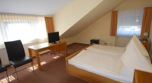 Hotel Adam, Varaa Hotelli Eschborn Taunus